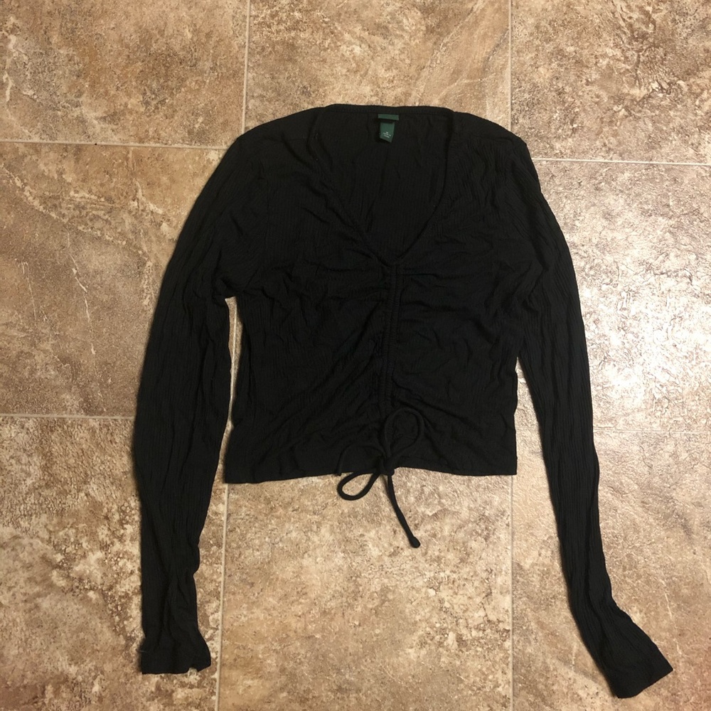 Black long sleeve crop